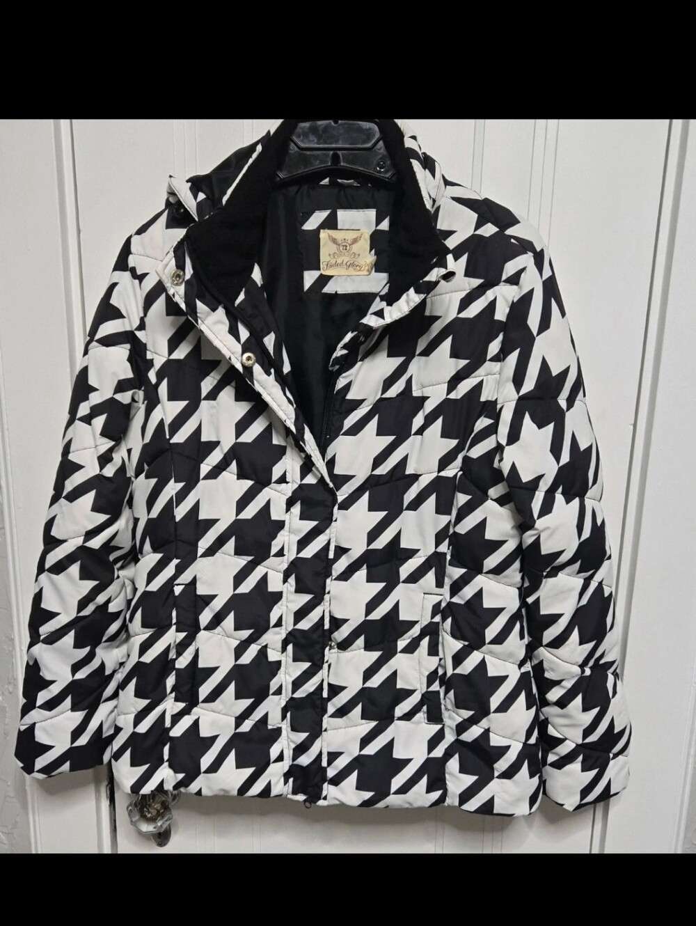 Faded Glory Black & White Houndstooth Quilted Puffer Jacket